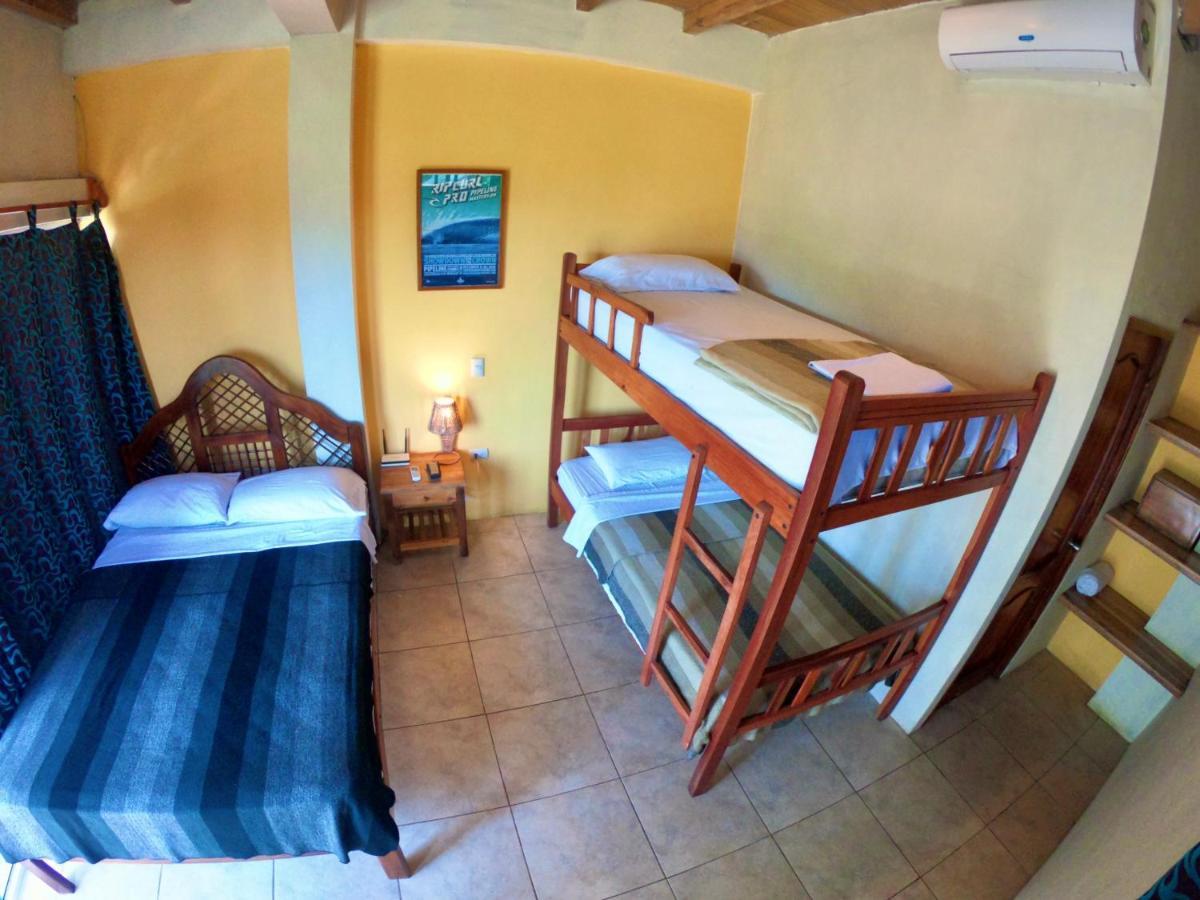 Hostal Moai Montañita Eksteriør billede