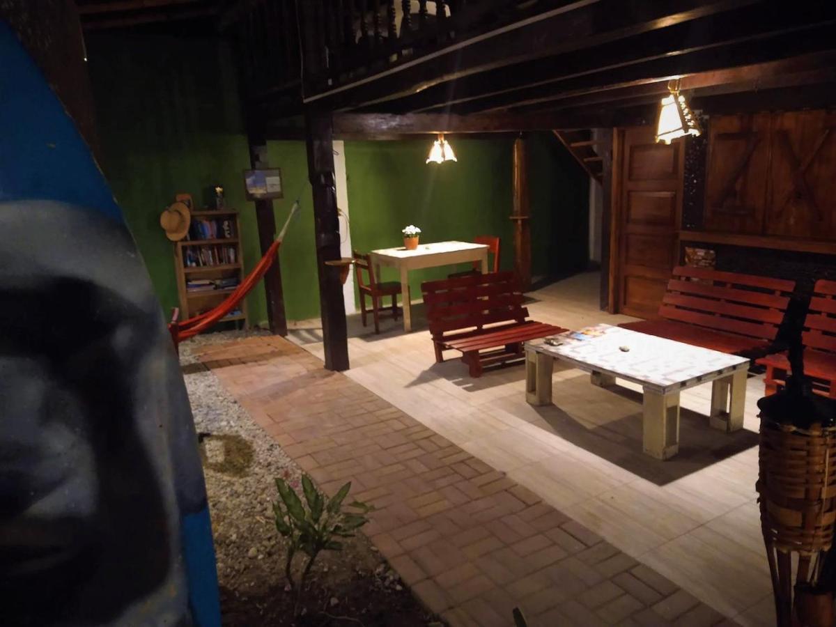 Hostal Moai Montañita Eksteriør billede